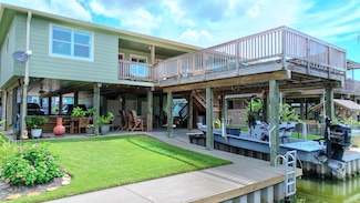 122 Four Master Rd, Freeport, TX 77541