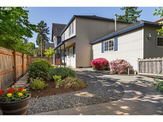 1109 SE 76th Ave, Portland, OR 97215
