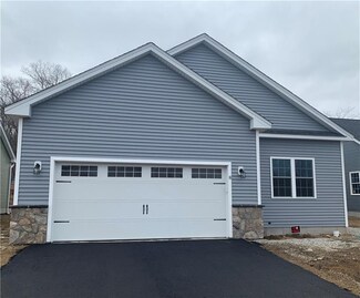 8 Gray Birch Ln Unit 4, West Greenwich, RI 02817