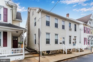 114 E Locust St, Mechanicsburg, PA 17055