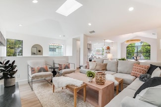 141 N Acacia Ave, Solana Beach, CA 92075