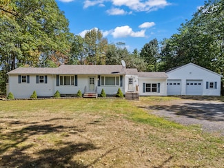 741 Carding MacHine Rd, Bowdoinham, ME 04008