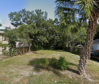 1303 17th St W, Bradenton, FL 34205