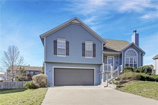 20844 S Skyview Ln, Spring Hill, KS 66083