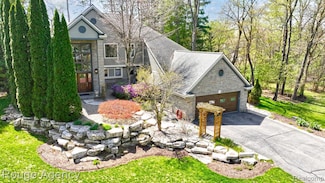 1151 Abseguami Trail, Lake Orion, MI 48362