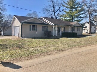 104 E Lincoln Ave, Altamont, IL 62411