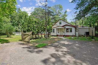 7 Cole Ave, Montville, NJ 07045