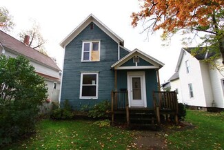 32 W 18th St, Holland, MI 49423