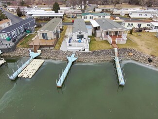1763 NE Catawba Rd Unit 211, Port Clinton, OH 43452