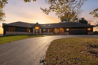 97 Highcrest Ct, Shannon, IL 61078