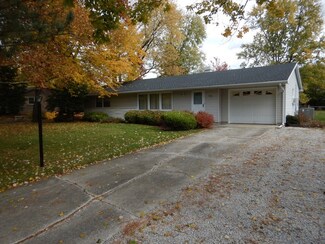 5616 N Brookwood Dr, Fort Wayne, IN 46835