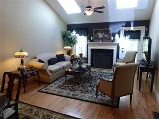 9 Beech Hill Rd, West Springfield, MA 01089