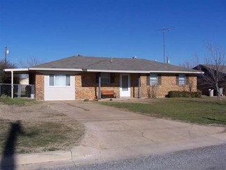 1209 1st St, Elgin, OK 73538