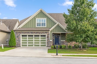 7992 Frostwood Ln, Ooltewah, TN 37363