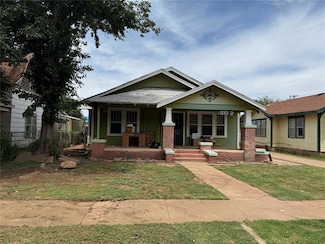 711 E Walnut St, Altus, OK 73521
