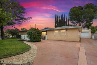 10252 Woodward Ave, Sunland, CA 91040