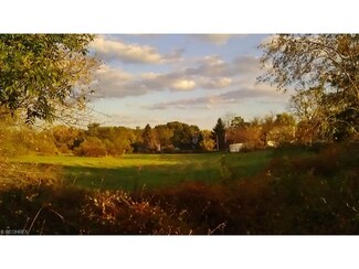 14265 Mccue Rd, North Lawrence, OH 44666