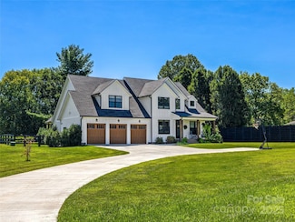 58 Wintercress Dr, Mills River, NC 28759