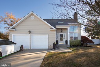 13 Sugarmaple Ln, Sicklerville, NJ 08081