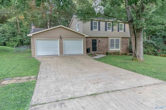 2211 Hickory Hill Dr, Guntersville, AL 35976