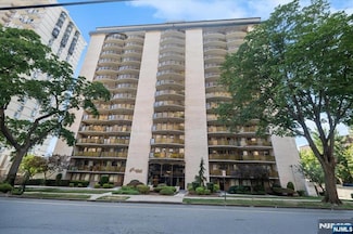 150 Overlook Ave Unit 15E, Hackensack, NJ 07601