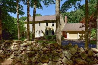 28 Olde Hall Rd, Hebron, CT 06248