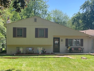3640 N Shimmons Cir, Auburn Hills, MI 48326