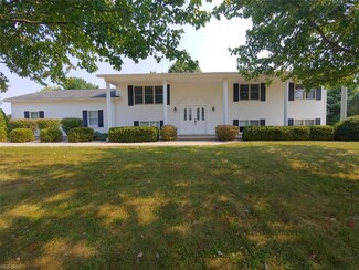 5810 Dillon Hills Dr, Nashport, OH 43830