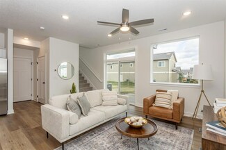 205 NW Waverly Dr, Waukee, IA 50263