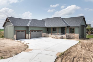 5101 N Shoreside Ct, Maize, KS 67101