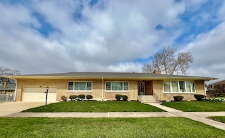 9156 S Francisco Ave, Evergreen Park, IL 60805