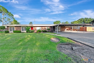 925 Eden Roc St, Victoria, TX 77904
