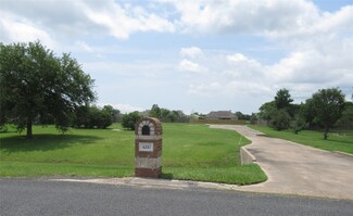 4210 Majestic Dr, Baytown, TX 77523