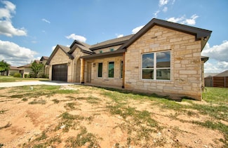 111 Madrona Ln, Fredericksburg, TX 78624