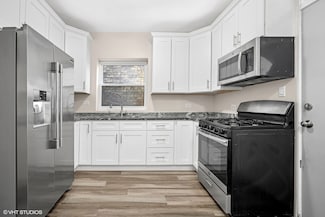 4831 W Roscoe St Unit 2, Chicago, IL 60641