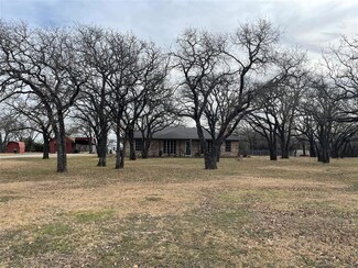 636 Northshore Ln, Valley View, TX 76272