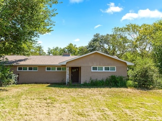 527 County Road 214, Bay City, TX 77414