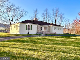 17973 Path Valley Rd, Spring Run, PA 17262
