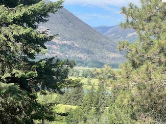 2447 Turner Hill Rd, Bonners Ferry, ID 83805