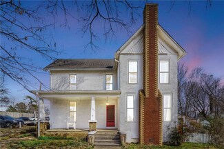 102 S Duncan Ave, Fayetteville, AR 72701