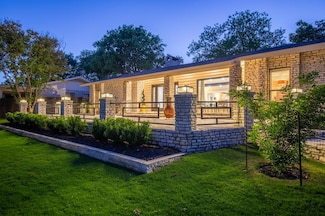 122 West Ln, Kerrville, TX 78028