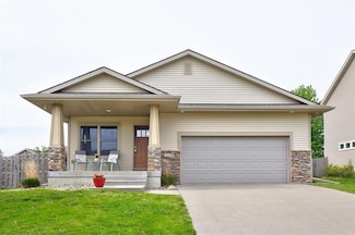 1690 SE Heritage Dr, Waukee, IA 50263