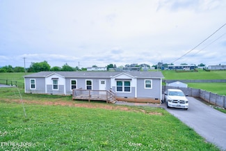 611 Towers Dr, Dandridge, TN 37725