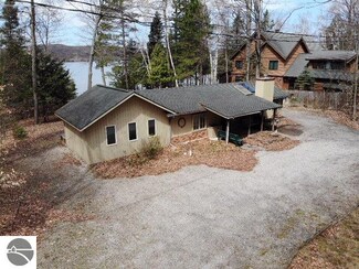 6084 S Snug Harbor Ln, Cedar, MI 49621