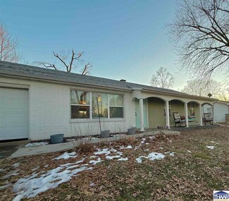 809 E Azalia Dr, Terre Haute, IN 47802