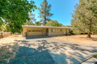 1312 NW Hawthorne Ave, Grants Pass, OR 97526