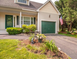 10 Sherwood Rd, Raymond, NH 03077
