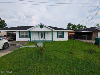 827 Canal St, Jeanerette, LA 70544