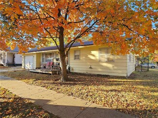 103 W 2nd Ave, Garnett, KS 66032
