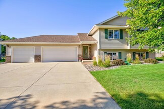 1960 Wildflower Dr NE, Owatonna, MN 55060